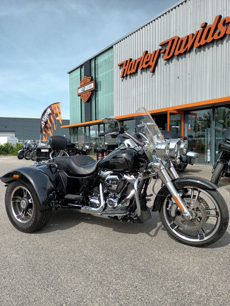 HARLEY-DAVIDSON TRIKE FREEWHEELER 1745 4