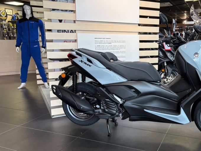 YAMAHA XMAX 125 TECH MAX 4