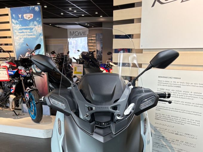 YAMAHA XMAX 125 TECH MAX 4
