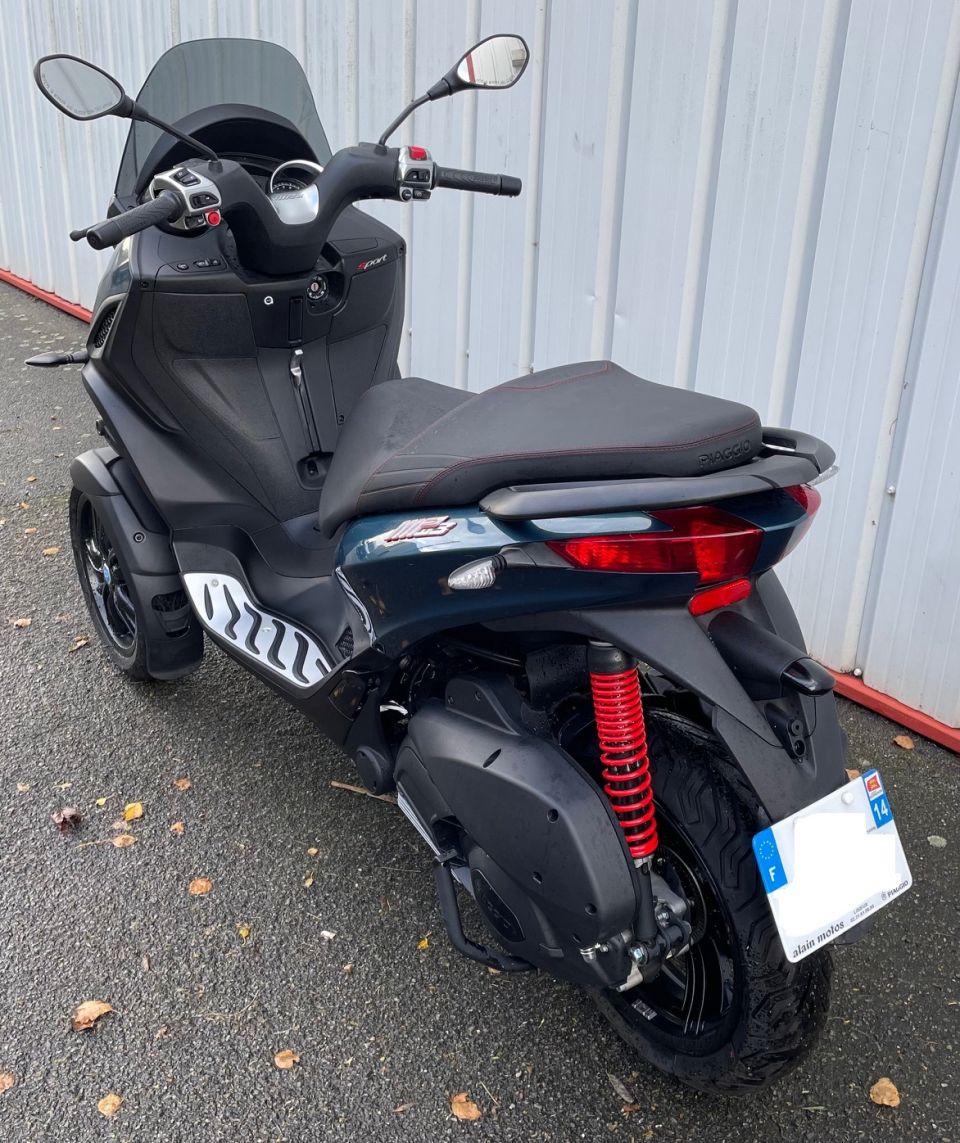 PIAGGIO MP3 300 HPE SPORT ABS ASR 4