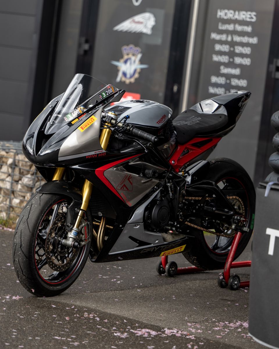 TRIUMPH DAYTONA  675 R 4