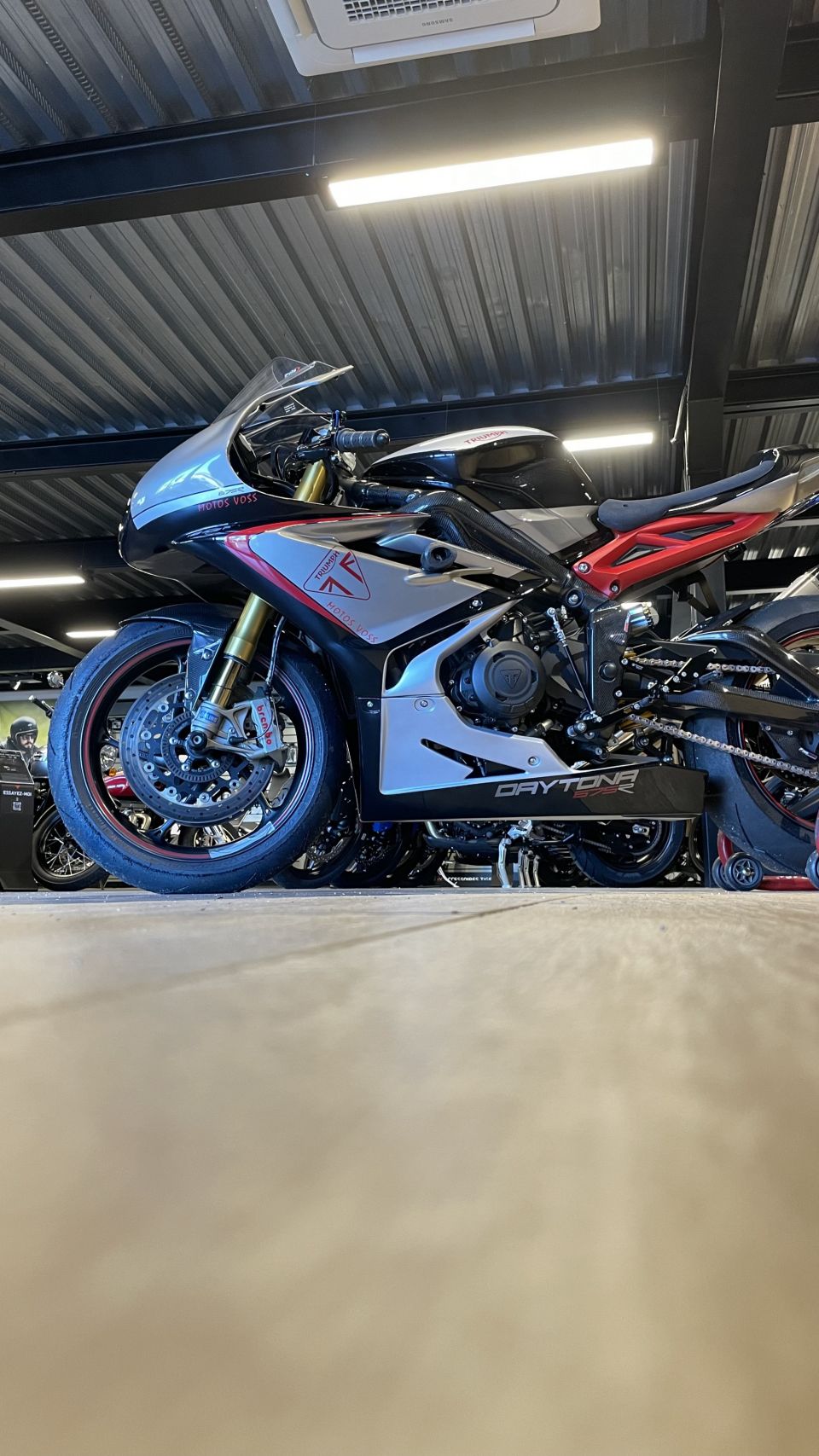 TRIUMPH DAYTONA  675 R 4