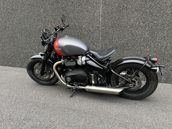 TRIUMPH Bonneville Bobber 1200 4