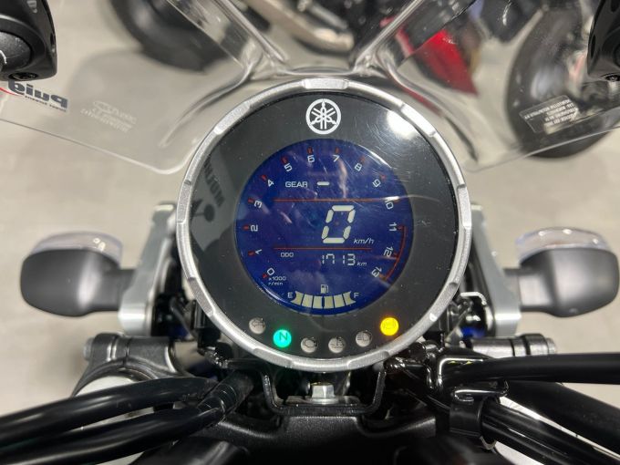 YAMAHA XSR 125 4