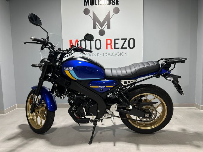 YAMAHA XSR 125 4