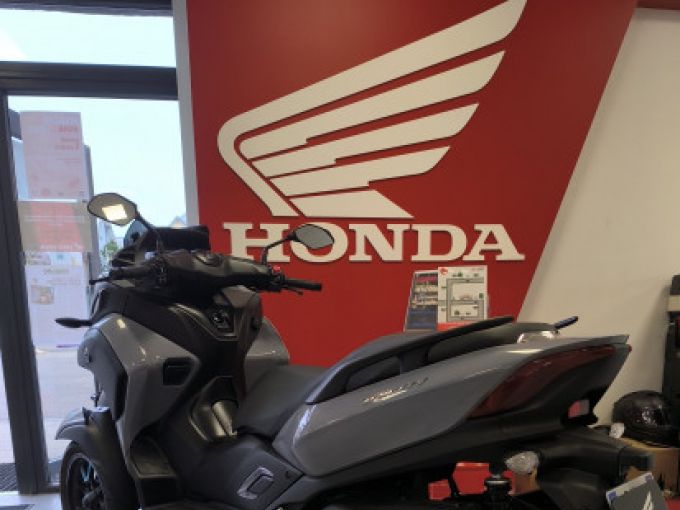 YAMAHA TRICITY 300 4