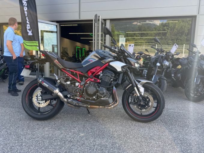 KAWASAKI Kawazaki Z900 4