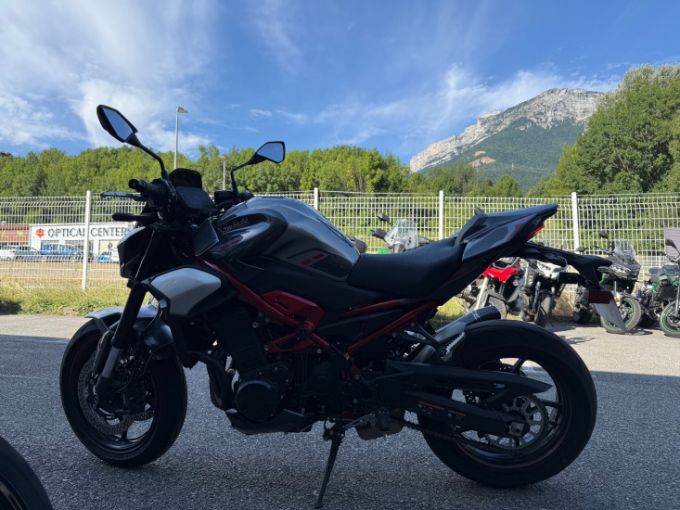 KAWASAKI Kawazaki Z900 4