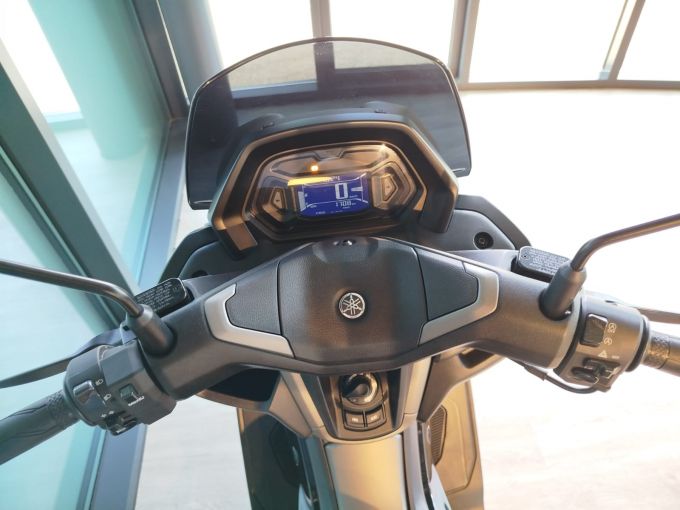 YAMAHA NMAX 125 4