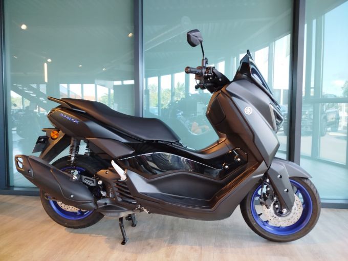YAMAHA NMAX 125 4