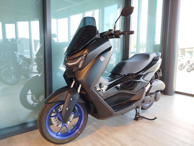 YAMAHA NMAX 125 4