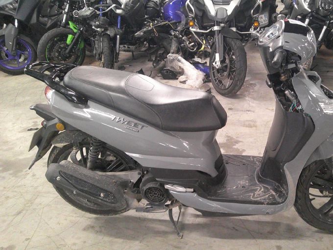 PEUGEOT TWEET 125 4