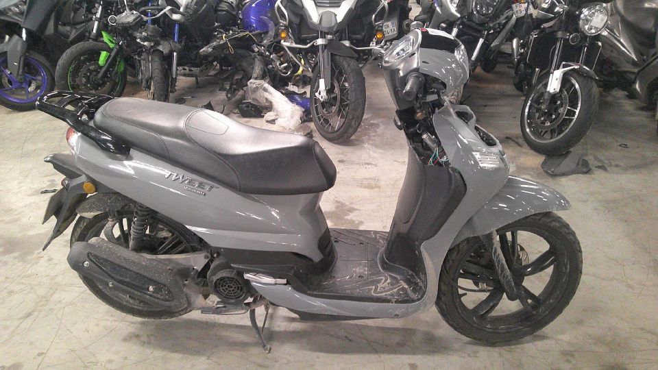 PEUGEOT TWEET 125 4
