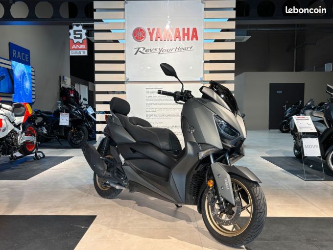 YAMAHA XMAX 125 TECH MAX 4