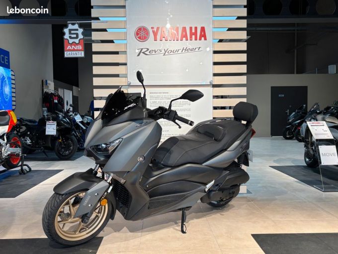 YAMAHA XMAX 125 TECH MAX 4