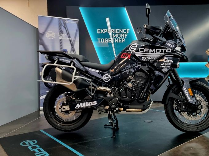 CF MOTO 800 MT 4