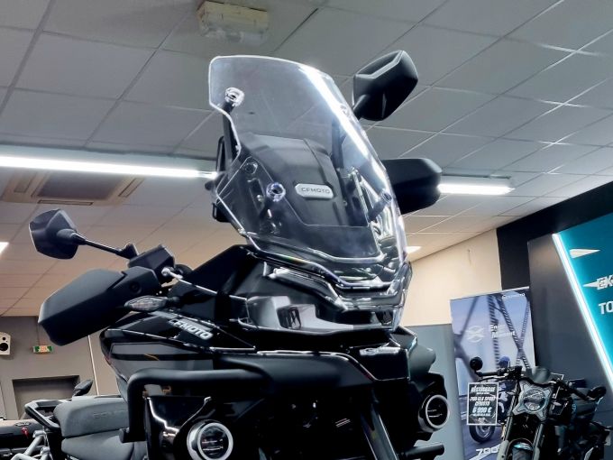 CF MOTO 800 MT 4
