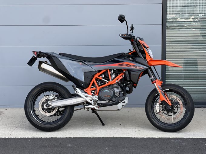 KTM 690 SMC R 4