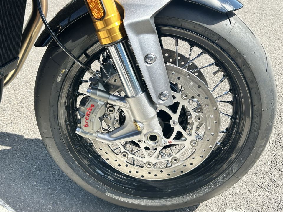 TRIUMPH THRUXTON 1200 RS 4