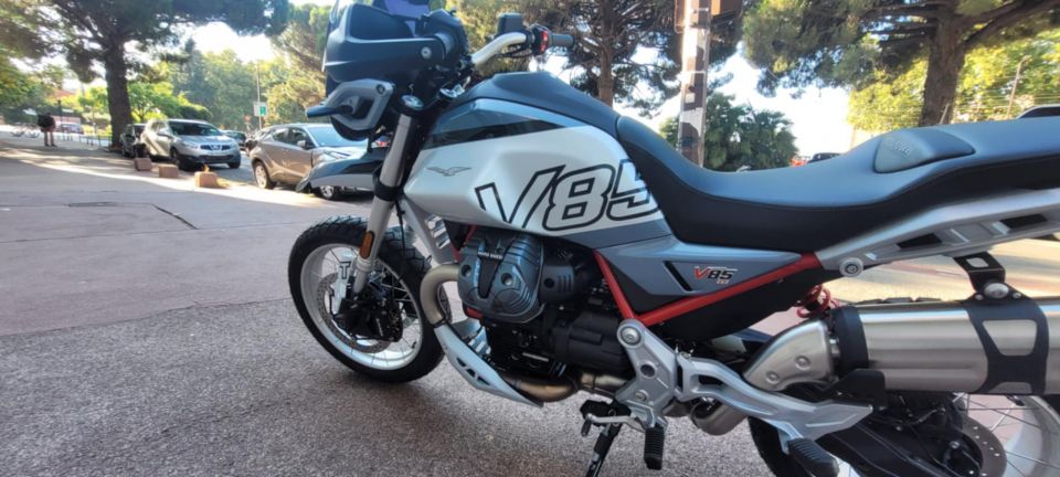 MOTO GUZZI V85 TT 850 4