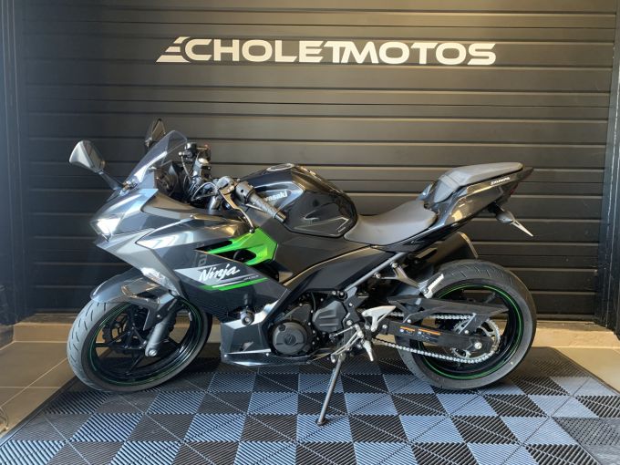 KAWASAKI NINJA 400 4