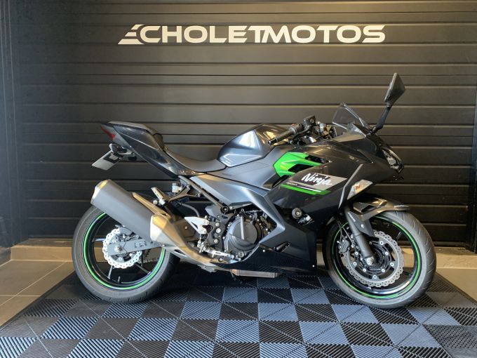 KAWASAKI NINJA 400 4