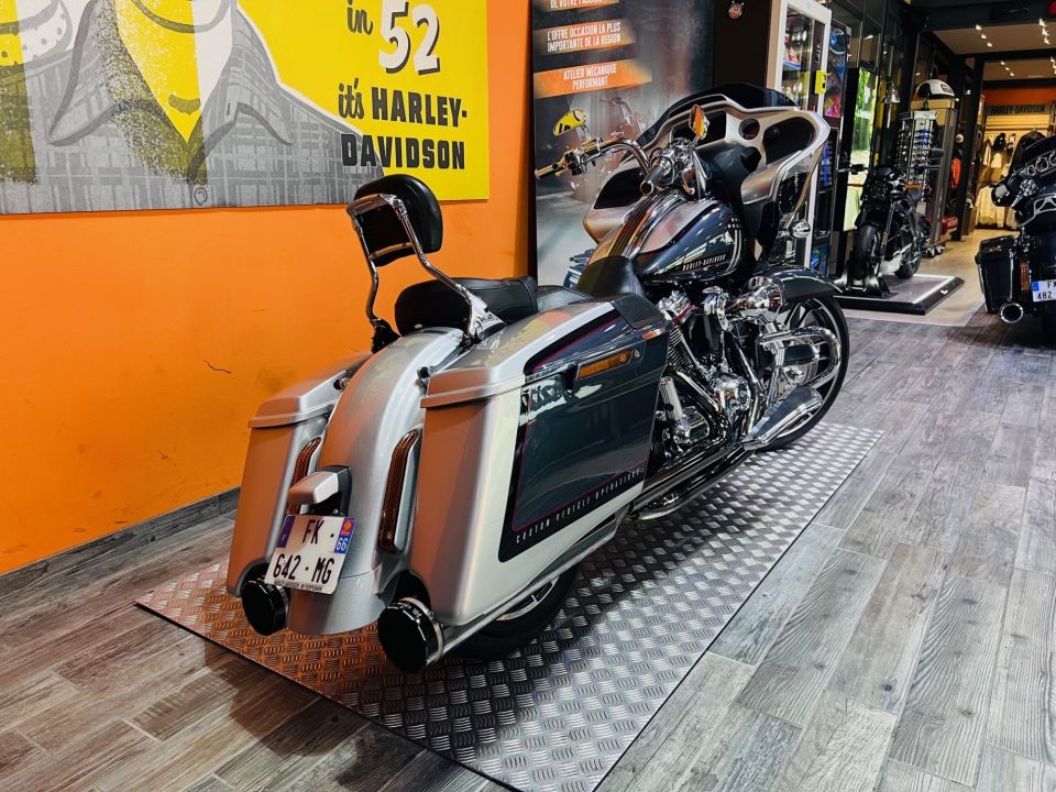 HARLEY-DAVIDSON TOURING ROAD GLIDE 1923 CVO 4