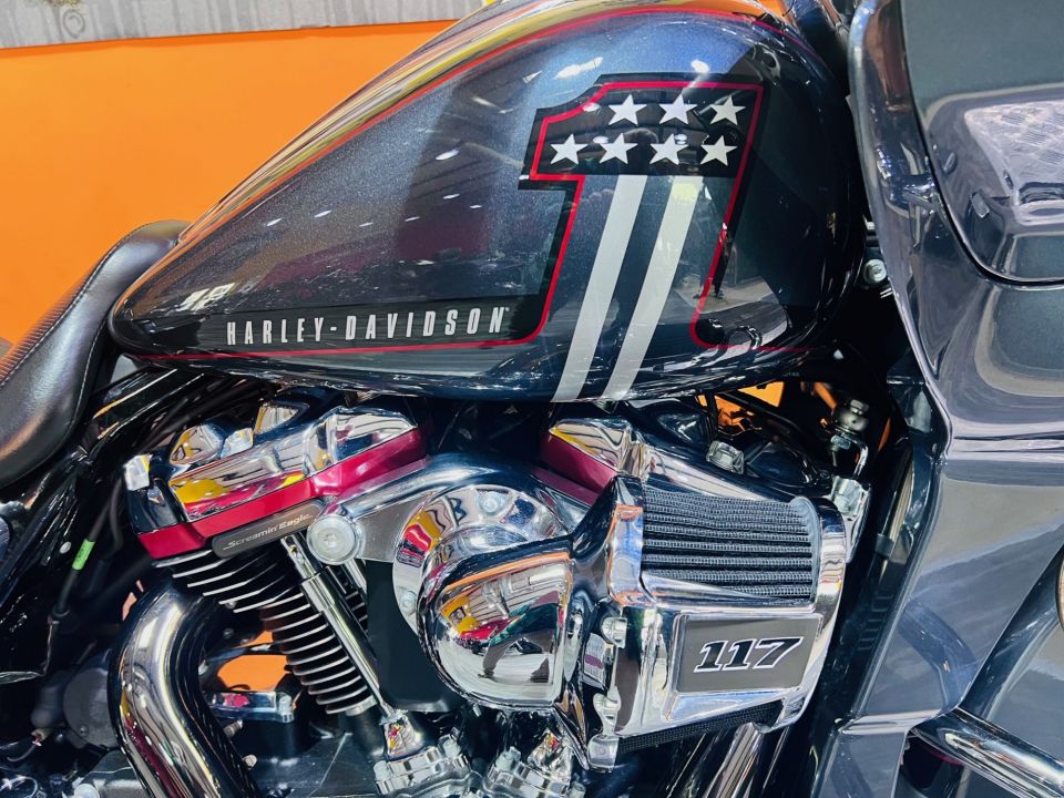 HARLEY-DAVIDSON TOURING ROAD GLIDE 1923 CVO 4