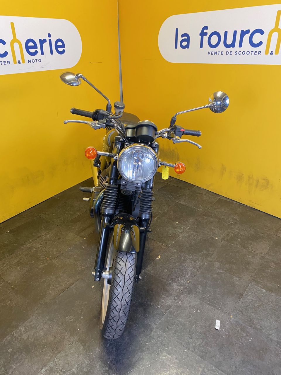 TRIUMPH BONNEVILLE 865 T100 4