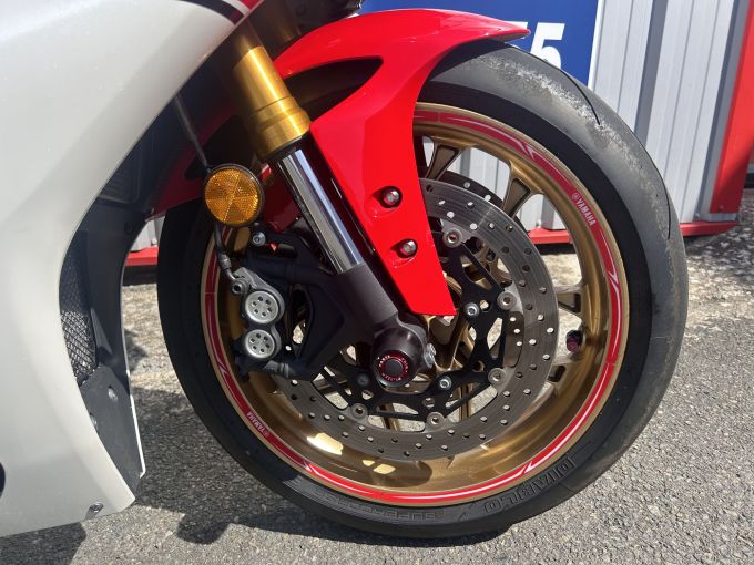 YAMAHA YZF-R1 WORLD GP 60TH ANNIVERSARY 4