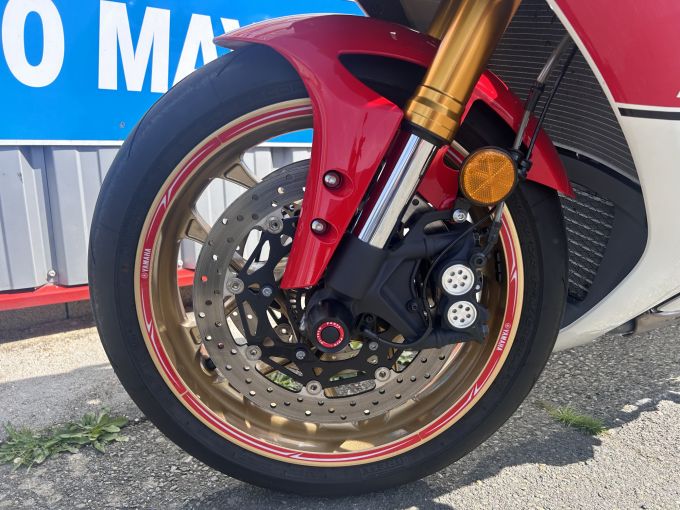 YAMAHA YZF-R1 WORLD GP 60TH ANNIVERSARY 4