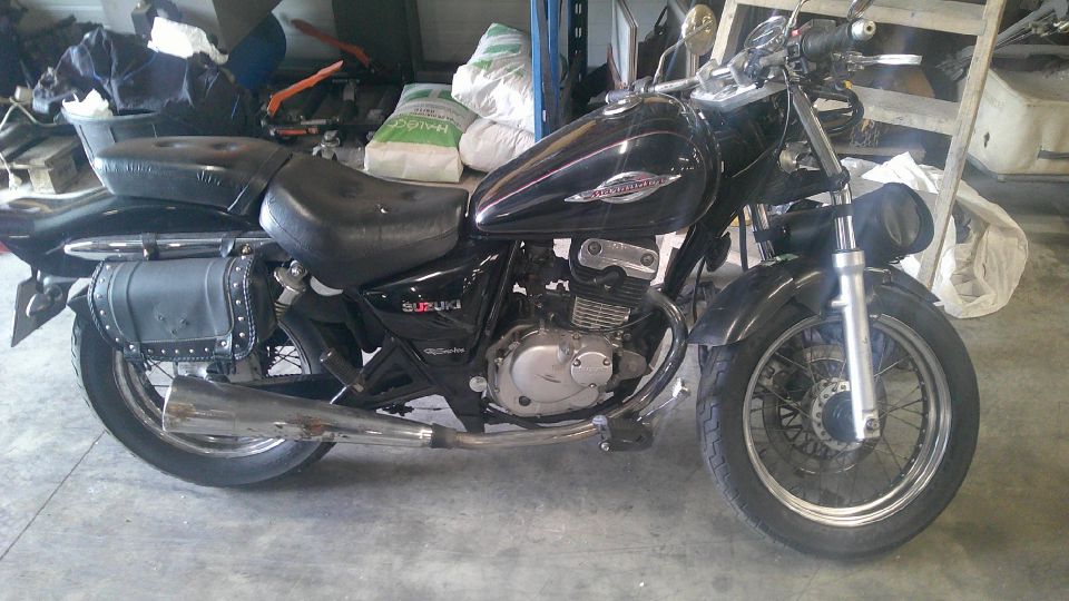 SUZUKI GZ MARAUDER 4