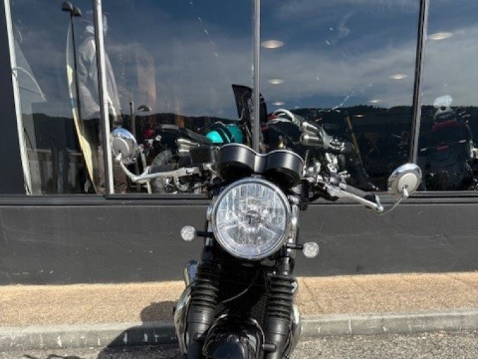 TRIUMPH THRUXTON 1200 4