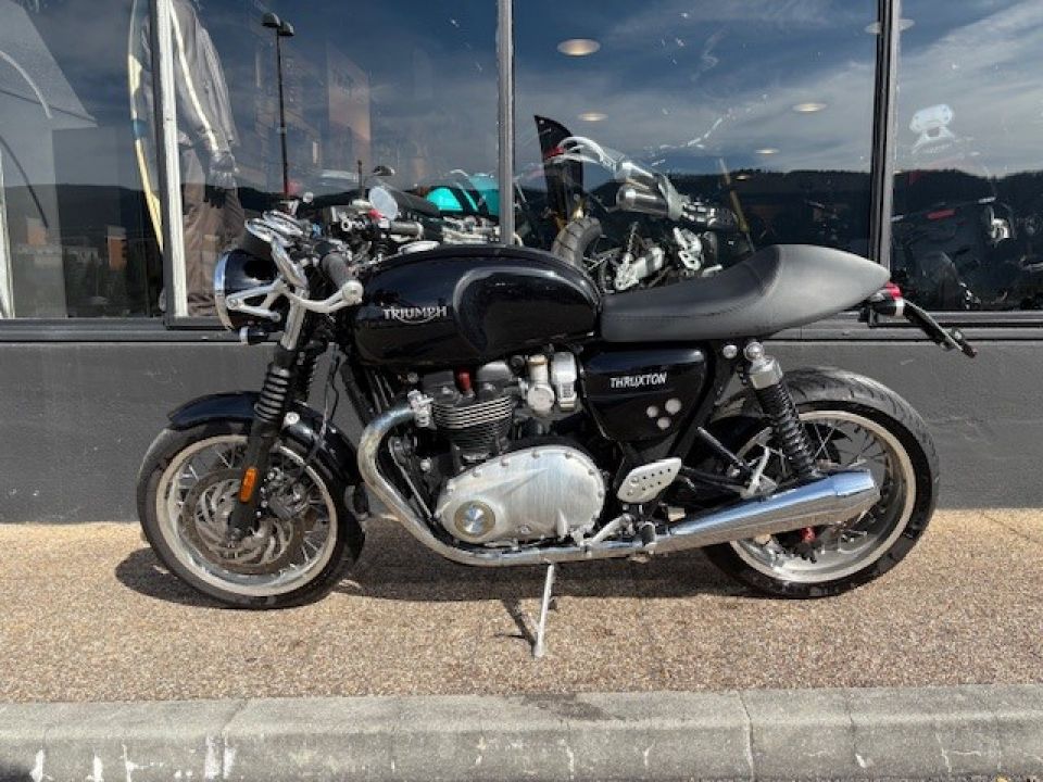 TRIUMPH THRUXTON 1200 4