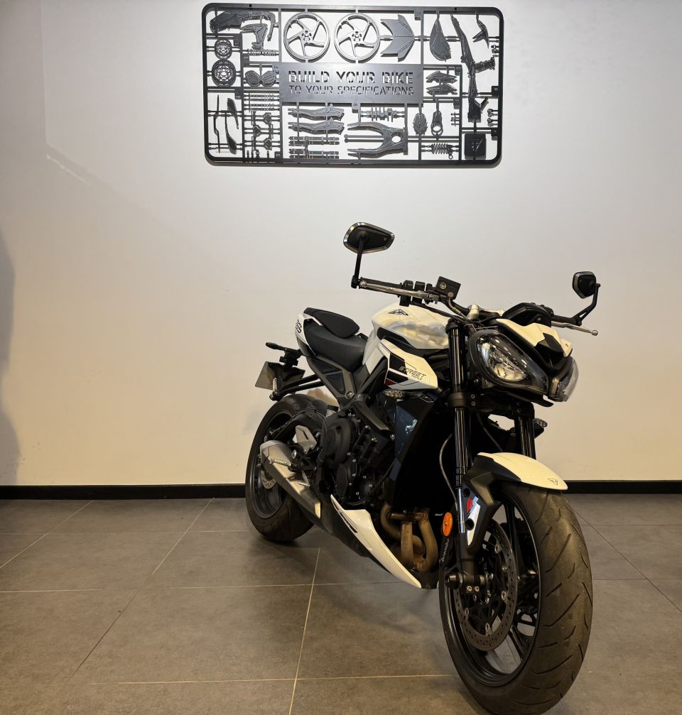 TRIUMPH STREET TRIPLE 765 R 4