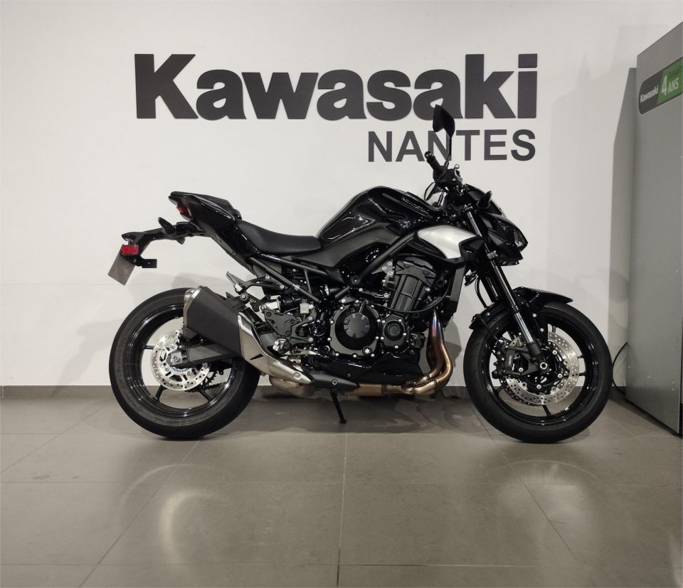 KAWASAKI Z900 4