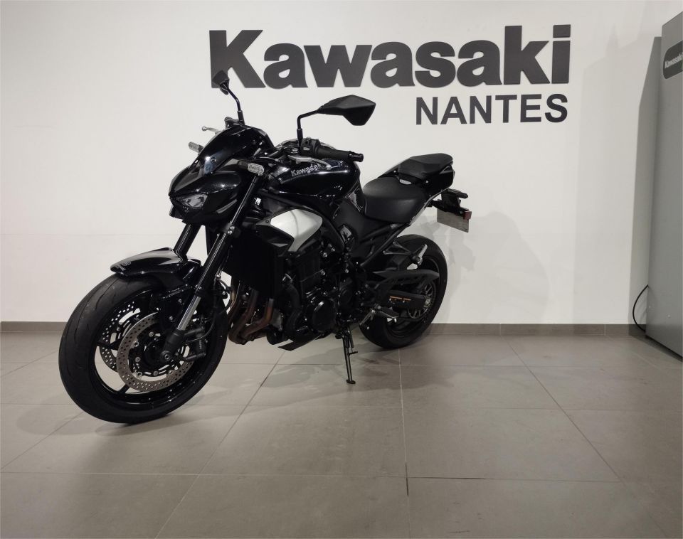 KAWASAKI Z900 4