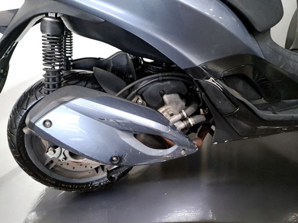 PIAGGIO MP3 300LT YOURBAN 4