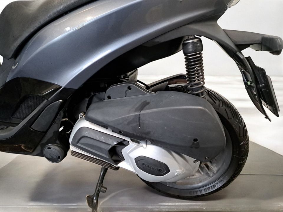 PIAGGIO MP3 300LT YOURBAN 4