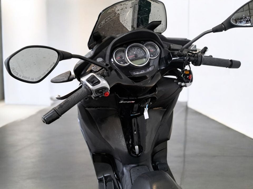 PIAGGIO MP3 300LT YOURBAN 4