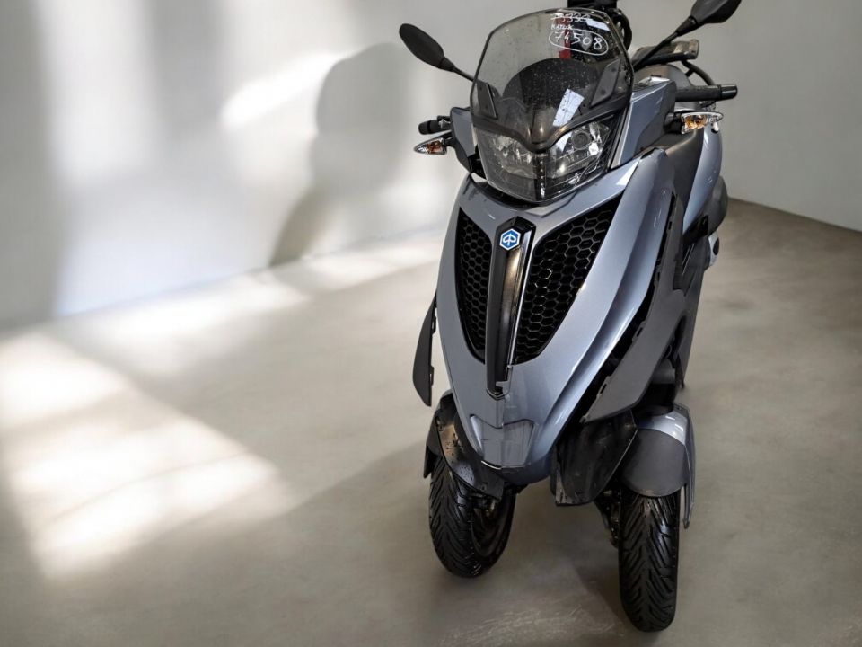 PIAGGIO MP3 300LT YOURBAN 4