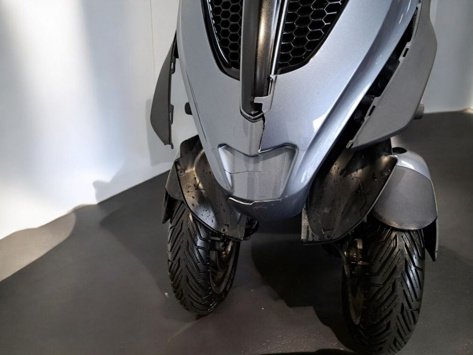 PIAGGIO MP3 300LT YOURBAN 4