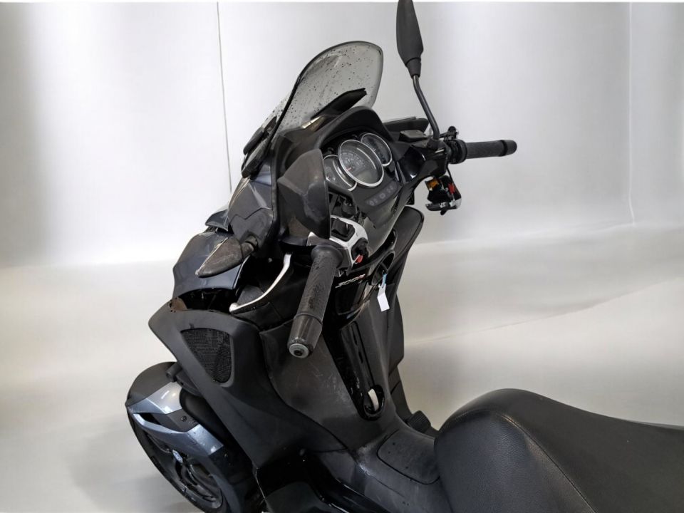 PIAGGIO MP3 300LT YOURBAN 4