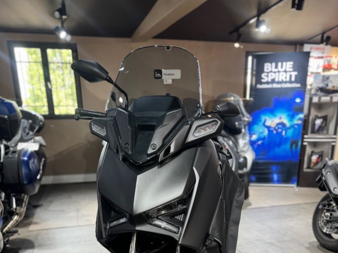 YAMAHA XMAX 300 4
