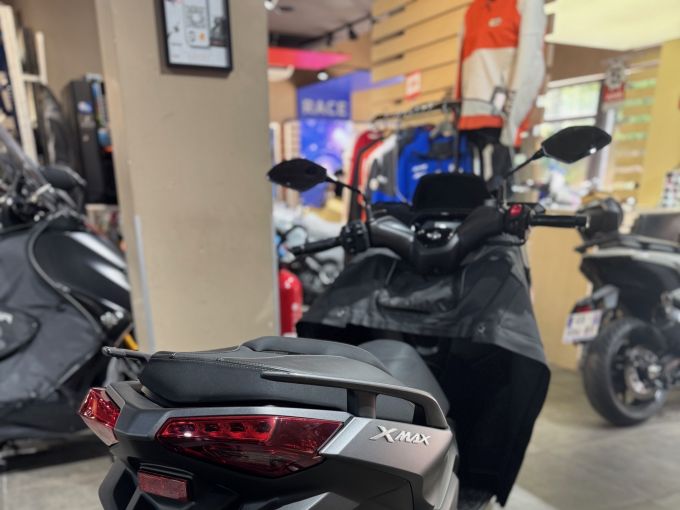 YAMAHA XMAX 300 4
