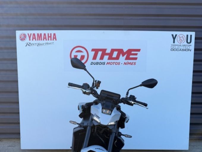 YAMAHA MT-09 4