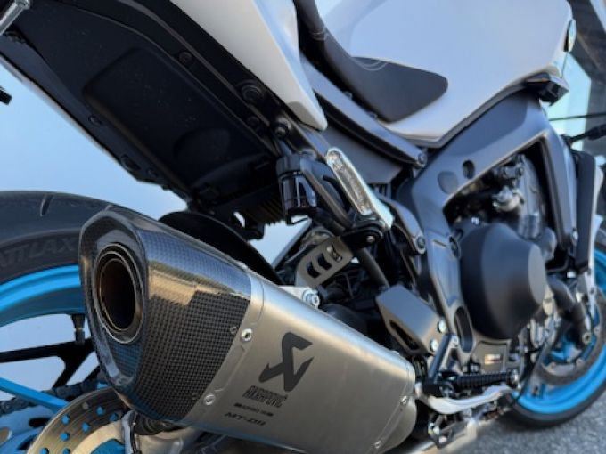 YAMAHA MT-09 4