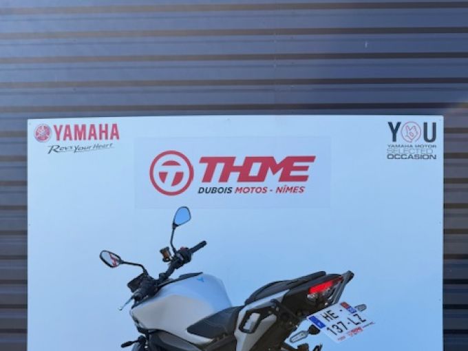 YAMAHA MT-09 4