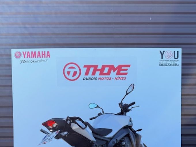 YAMAHA MT-09 4