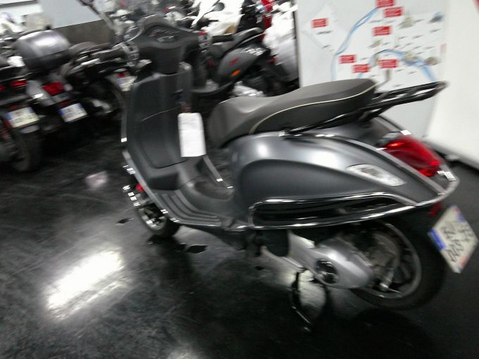 VESPA PRIMAVERA 125 4